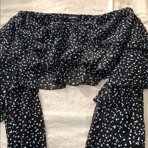 NWOT BEBE OFF SHOULDERS POCKA DOT TOP SIZE LARGE